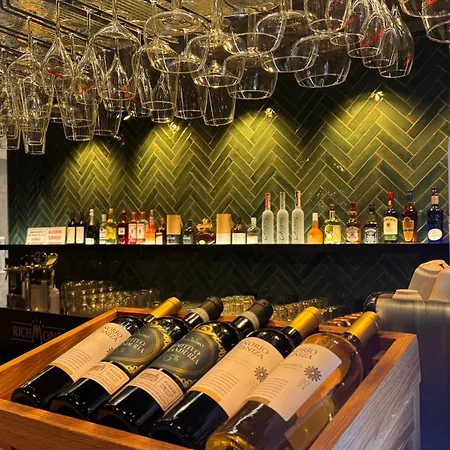 Port Boutique Basen 128 Podczele Lwowska * Kołobrzeg